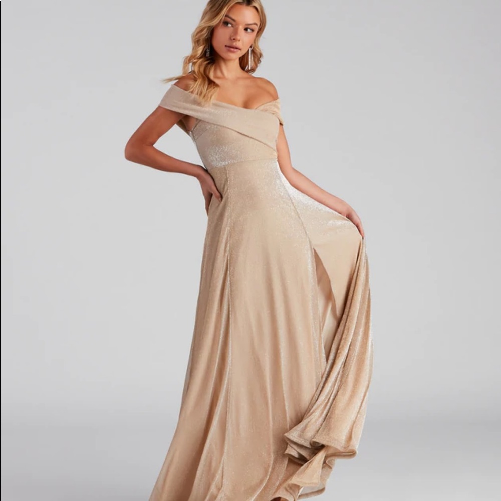Sz Lg champagne floor length formal dress by Windsor.
